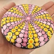 pink sárga mandala kavics-2