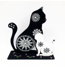 pontfestett-fekete-fehér-macskák