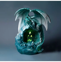 Sárkány a Jégkristály-Barlangon – világító fantasy szobor
