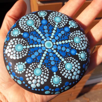 Kék mandala fakavics