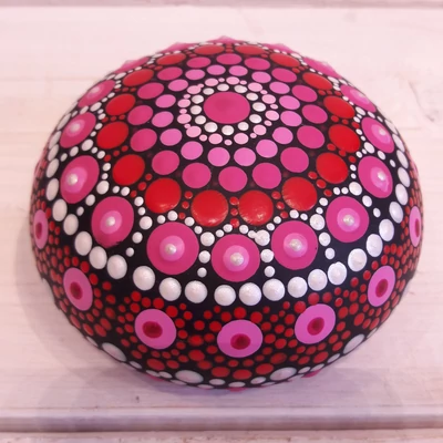 pink-piros mandalakő