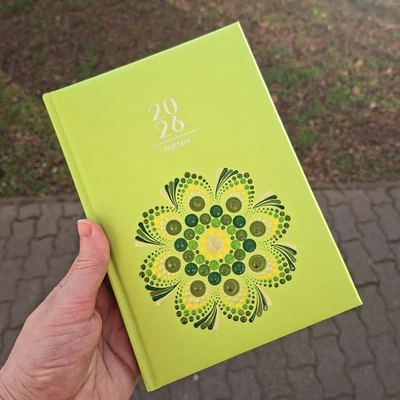 Pontozott mandalás határidőnapló 2026 napi bontással, 21x15 cm