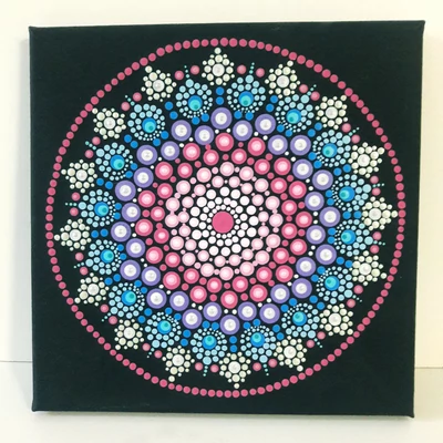 Kék-pink mandala pontfestő technikával