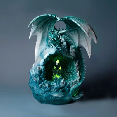Sárkány a Jégkristály-Barlangon – világító fantasy szobor